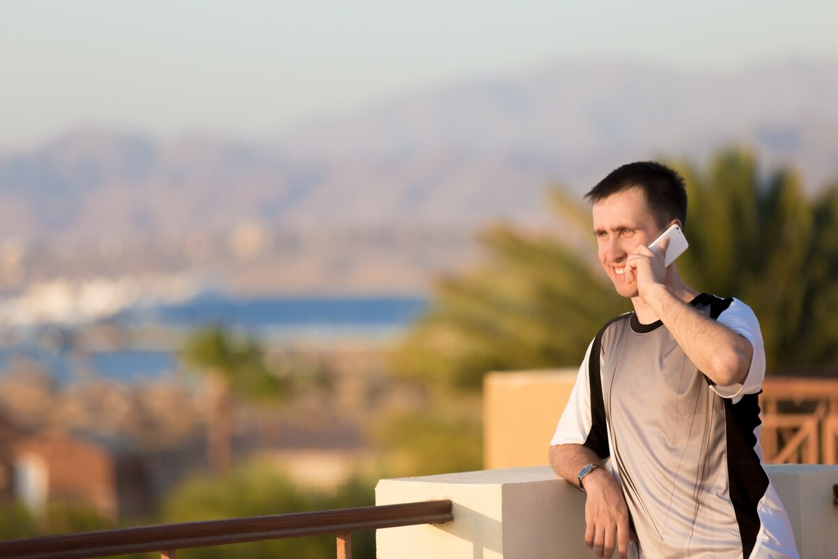 Free Phone Los Angeles – How to Get a Free Cell Phone & Service