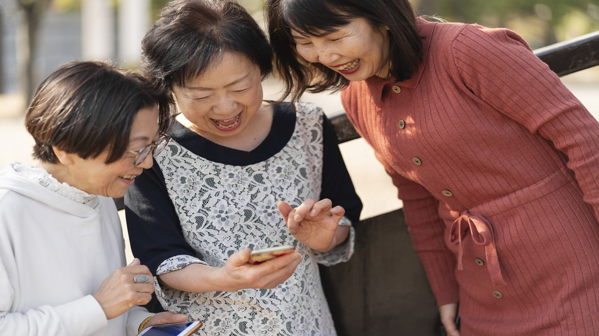 Arizona Lifeline Providers: Best Free Government Phone & Tablet