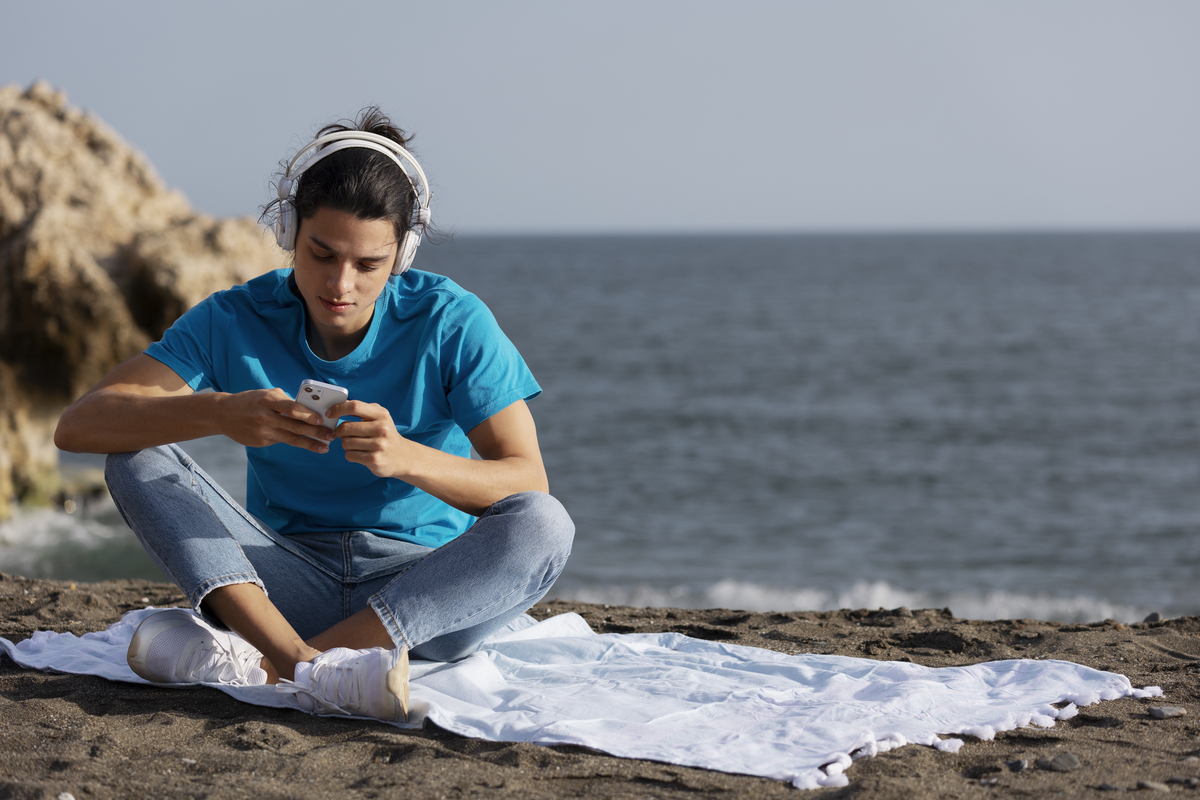 Best Hawaii Cell Phone Providers & Free Phone Programs