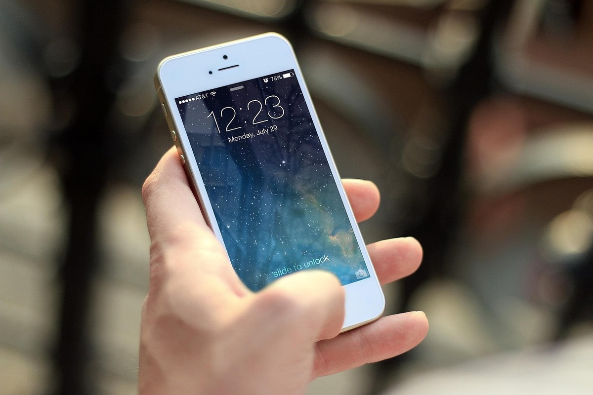 Free iPhone Phone Plans: Real Options, Stories, and Useful Tips