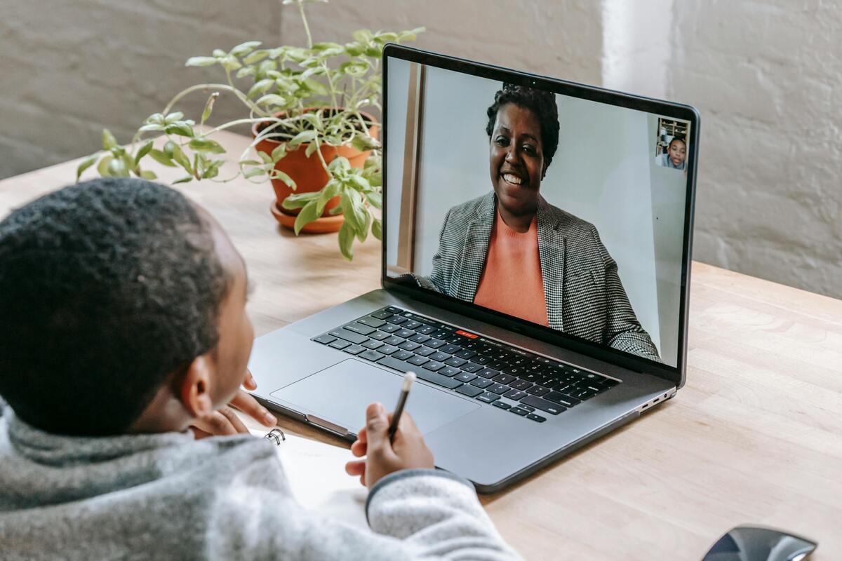 Free Laptop for College: How Students Can Access Low-Cost or Giveaway Devices