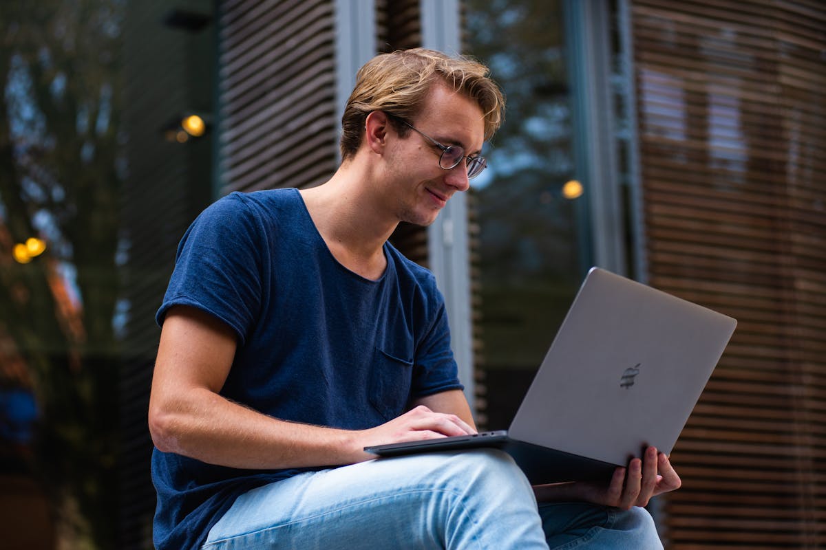 Free Laptop Arizona: Claim a Low-Cost Computer for AZ Residents