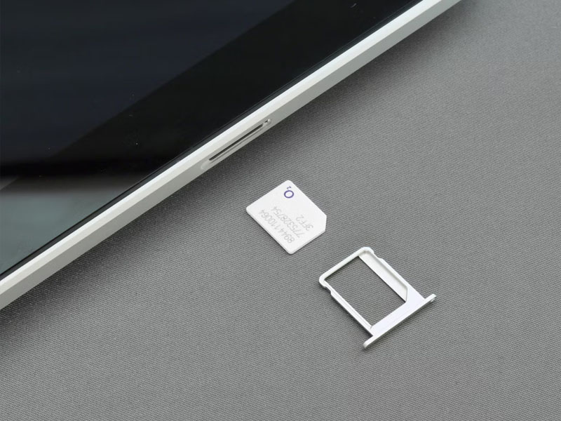 does-the-iphone-11-still-have-a-sim-card