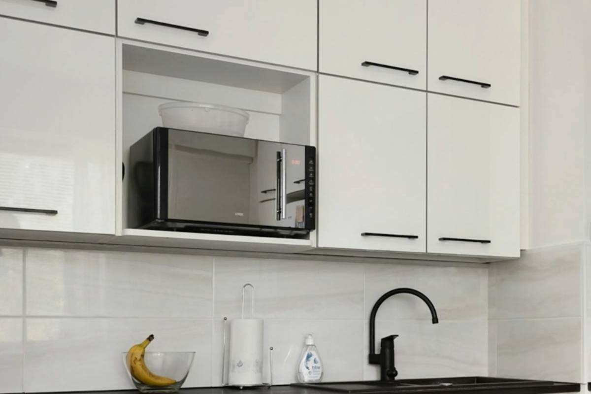 How to Clean a Microwave: Quick and Easy Methods That Work 2026