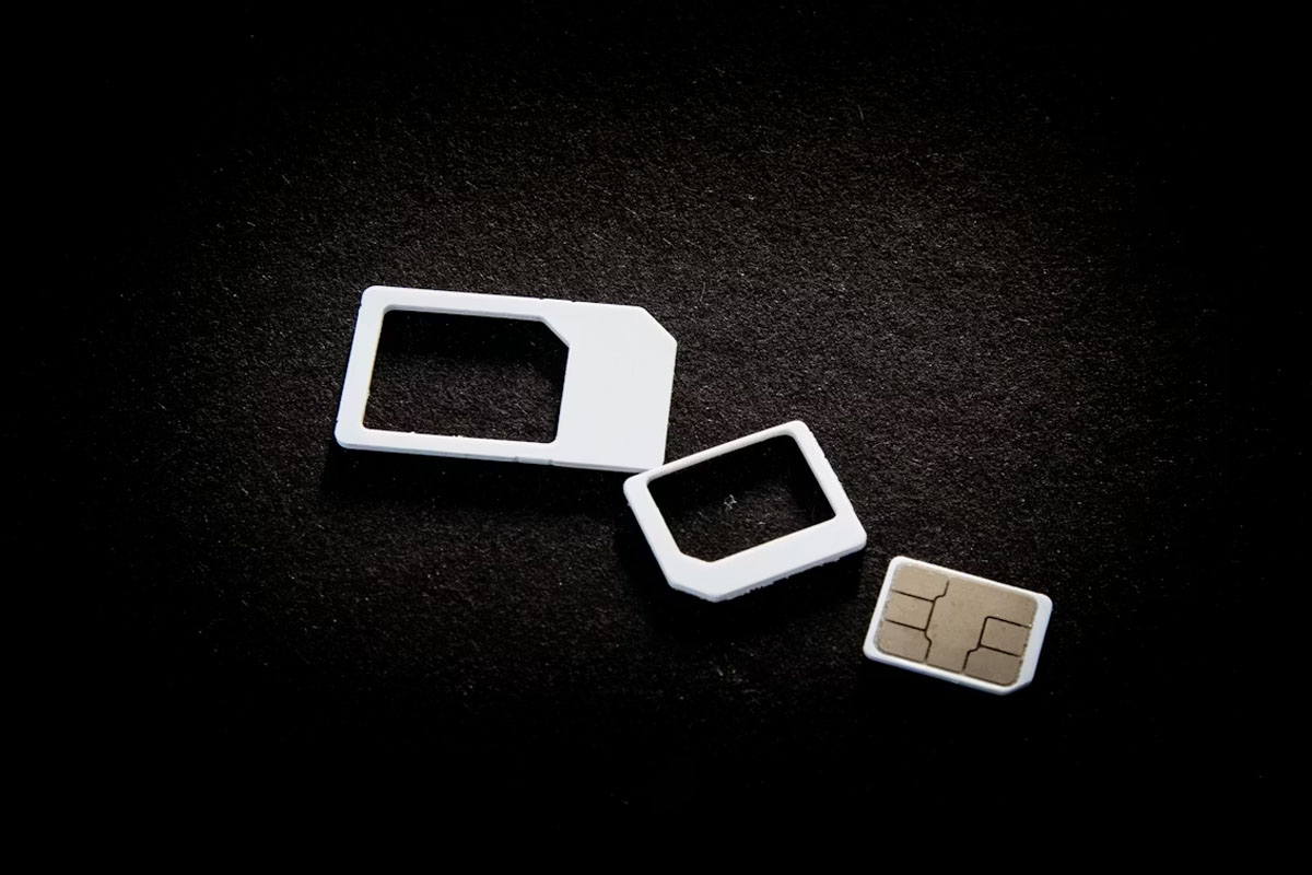 How Does a SIM Card Work for International Travel?
