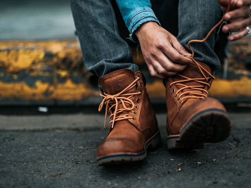 how to stop shoes from squeaking when walking