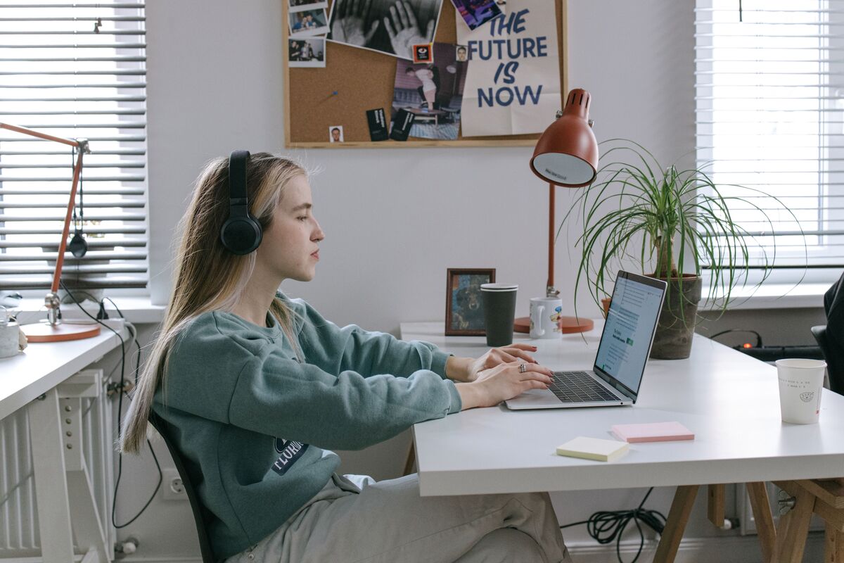 Tips for Remote Work: How to Stay Productive and Maintain Work-Life Balance