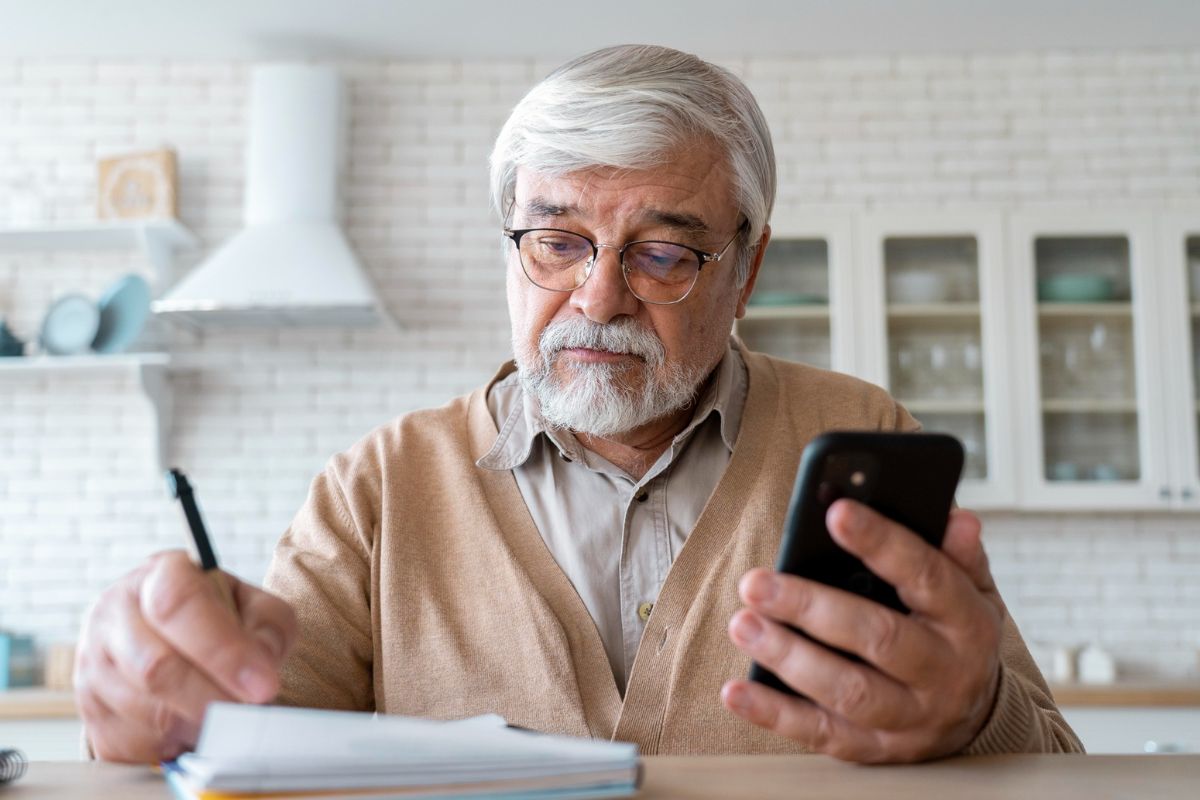 Free Cell Phone For Senior Citizens In Oklahoma: A How-To Guide