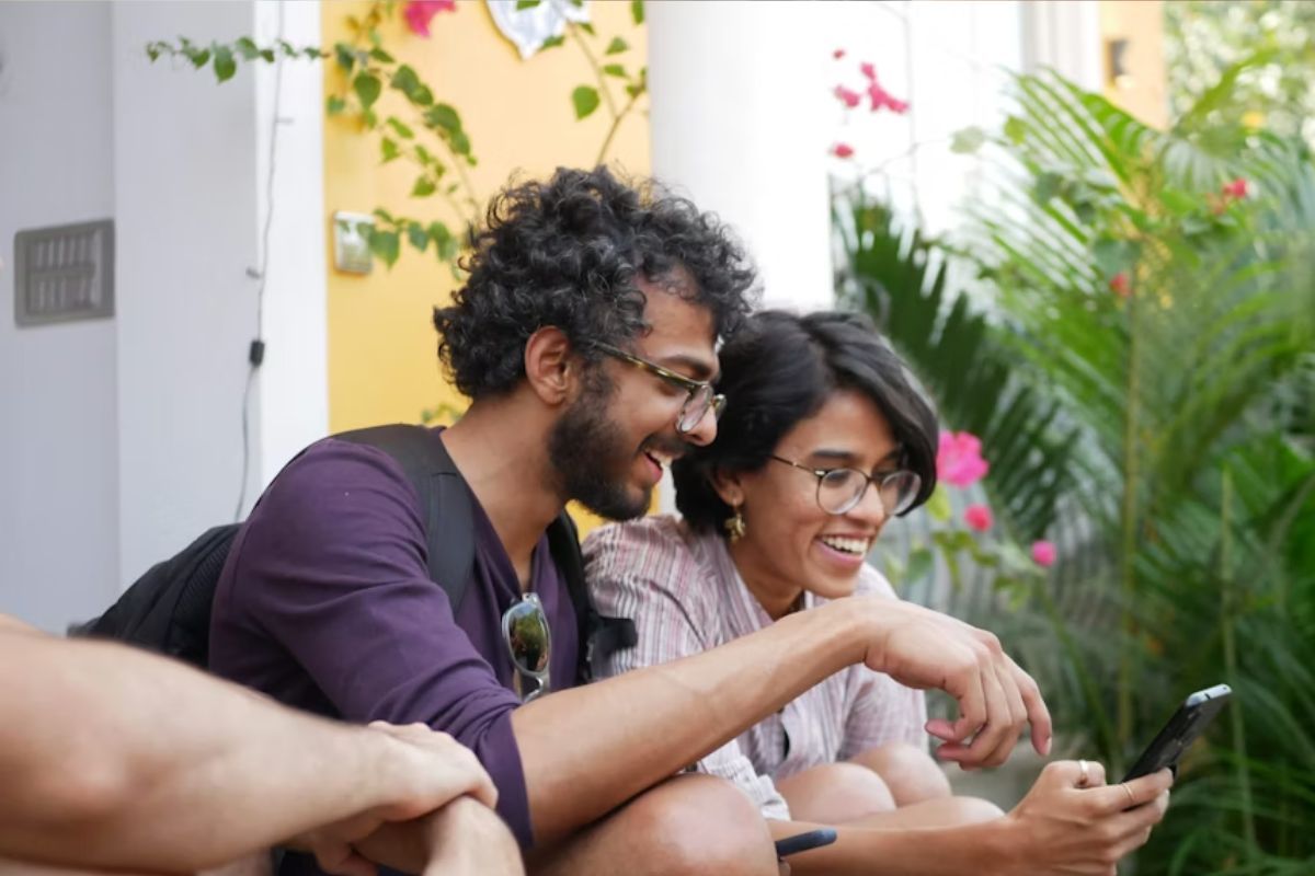 SIM Free iPhone: Get A Free SIM Card & Up To 16GB High-Speed Data