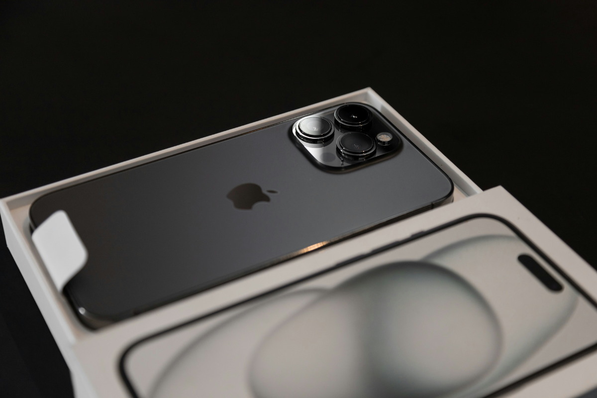 Free iPhone 15 No Trade In: The Real Story Behind Carrier Offers