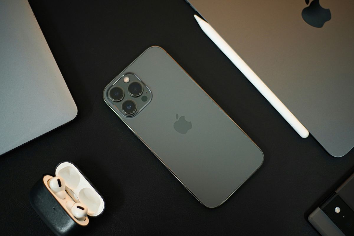 How to Transfer eSIM to New iPhone: A Seamless Guide