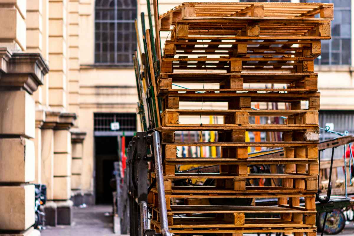 Where to Find Free Pallets Near Me: 2026 Best Spots
