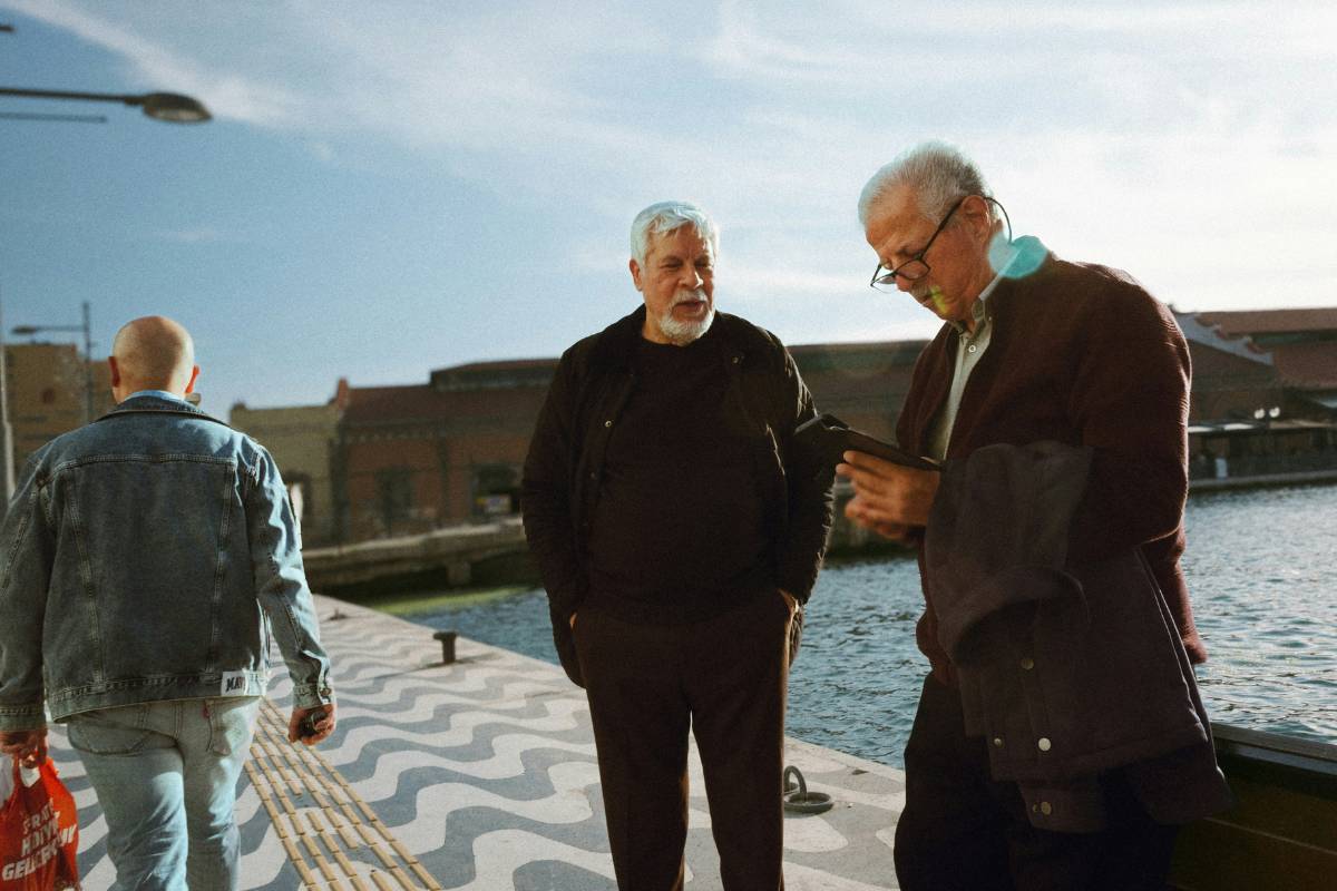Simple Cell Phone for Seniors: Easy-to-Use Options That Keep Connected