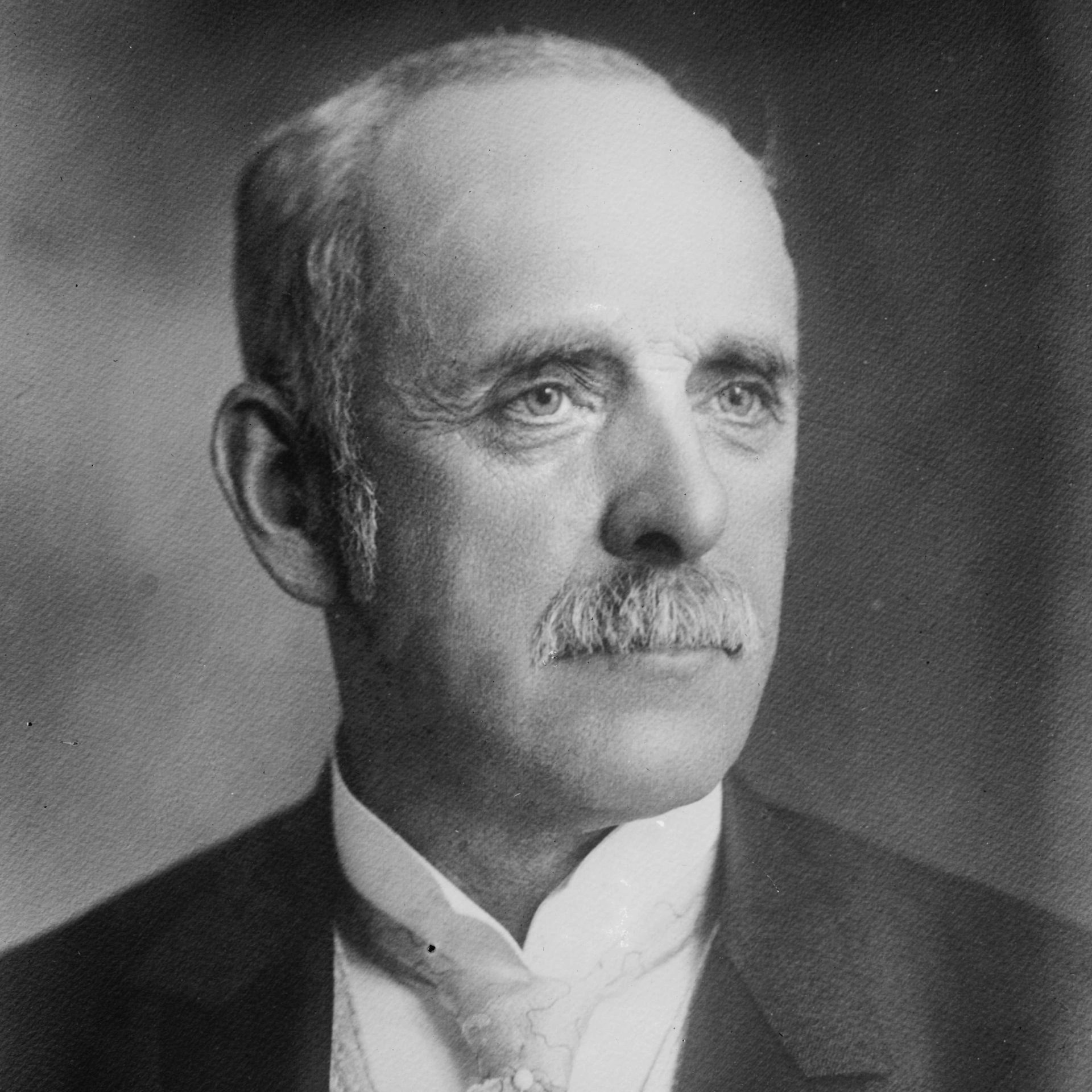 Portrait of Leslie Mortier Shaw