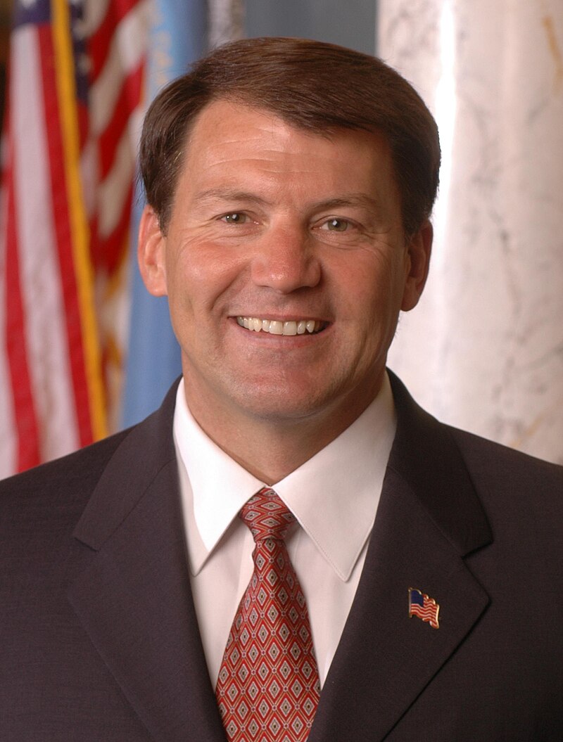 Portrait of Mike Rounds
