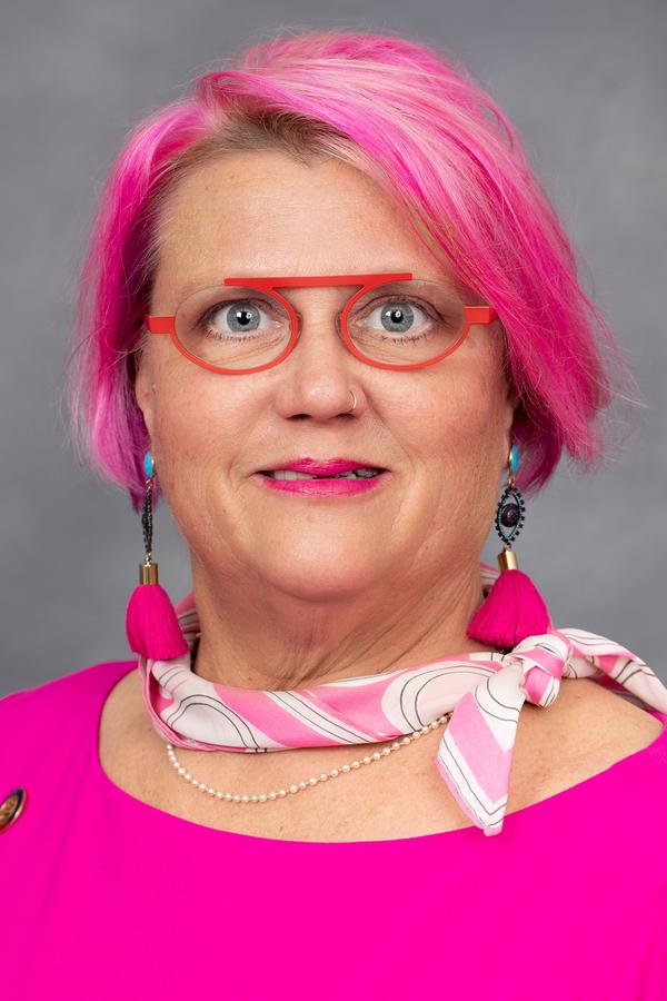 Allison Dahle portrait