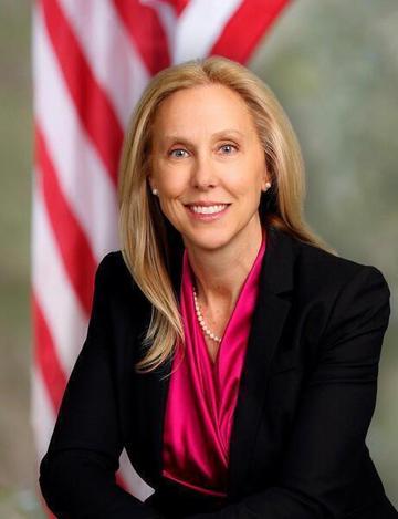 Portrait of Dawn Keefer