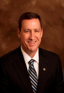 Portrait of Dennis Pyle