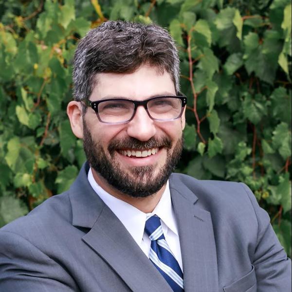 Portrait of Geoff Luxenberg