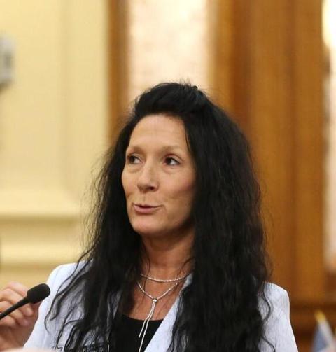 Portrait of Heather Baxter