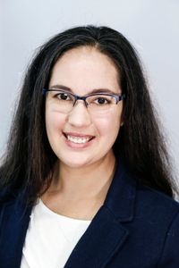 Portrait of Heather Raymond