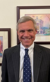 Portrait of John Mahoney