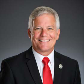 Portrait of Les Farnum