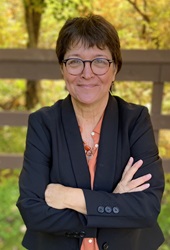 Portrait of Mindy Domb