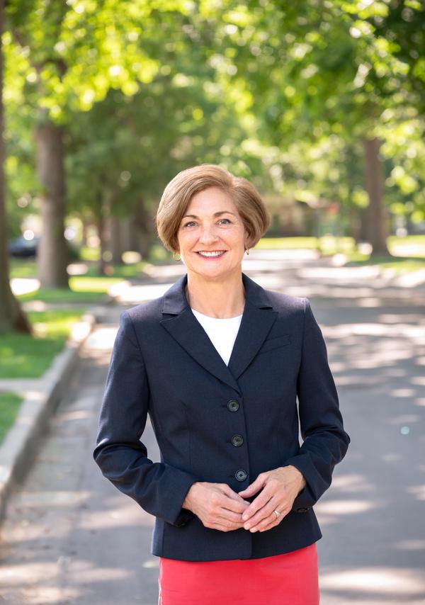 Portrait of Pattie Mansur