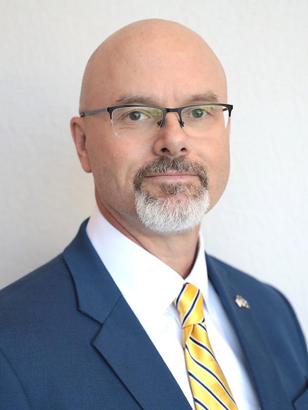 Portrait of Rob Harris