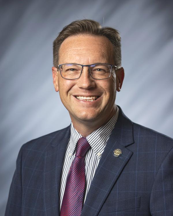 Portrait of Ryan Lauer