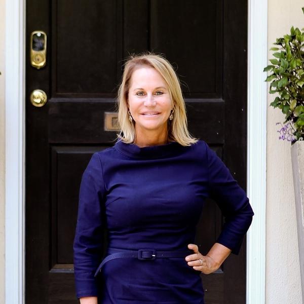 Portrait of Sandy Senn