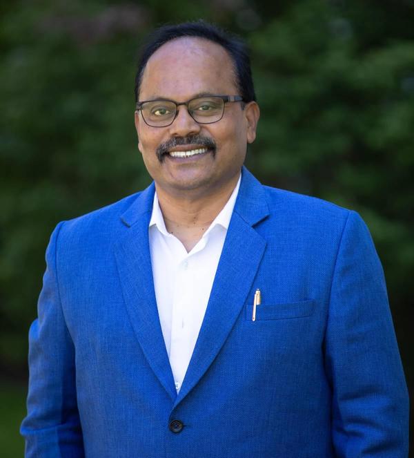 Portrait of Santosh Salvi