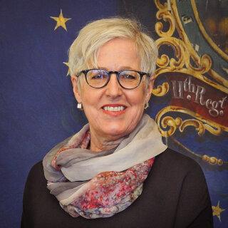 Portrait of Stephanie Jerome