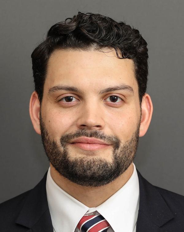 Portrait of Steven Sainz